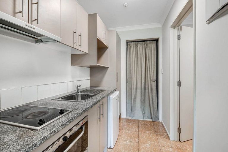 Photo of property in 2b/25 Weranui Road, Waiwera, Orewa, 0994