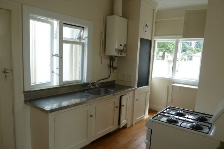 Photo of property in Elms Court Flats, 7/367 The Terrace, Te Aro, Wellington, 6011