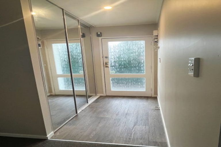 Photo of property in 12 Lyren Place, Half Moon Bay, Auckland, 2012