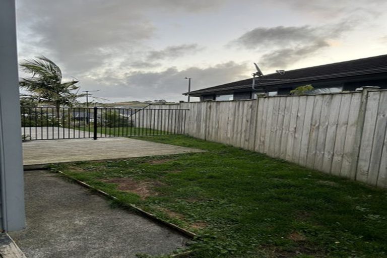 Photo of property in 4 Flavell Drive, Orewa, 0931