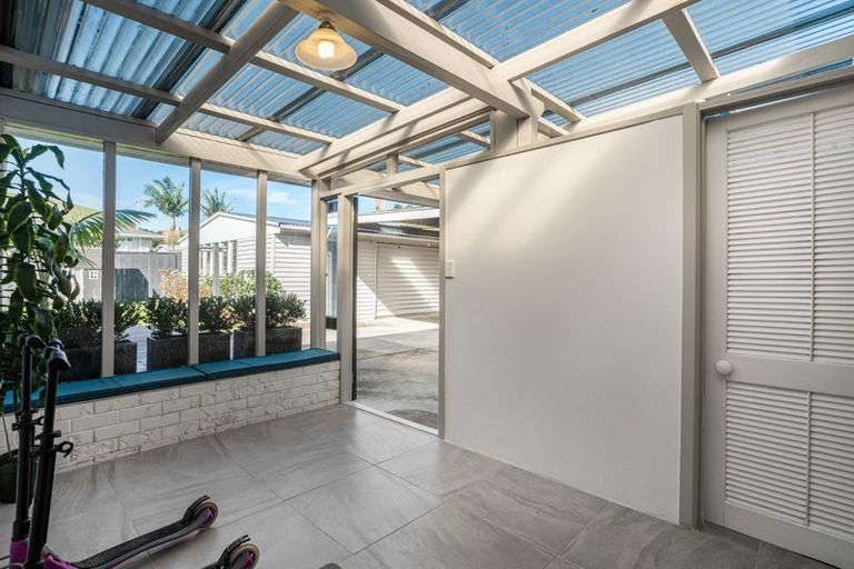 Photo of property in 10 Dalry Place, Mangere Bridge, Auckland, 2022