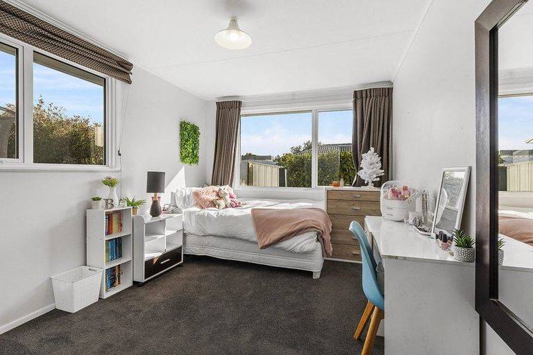 Photo of property in 35 Beauzami Crescent, Ascot Park, Porirua, 5024