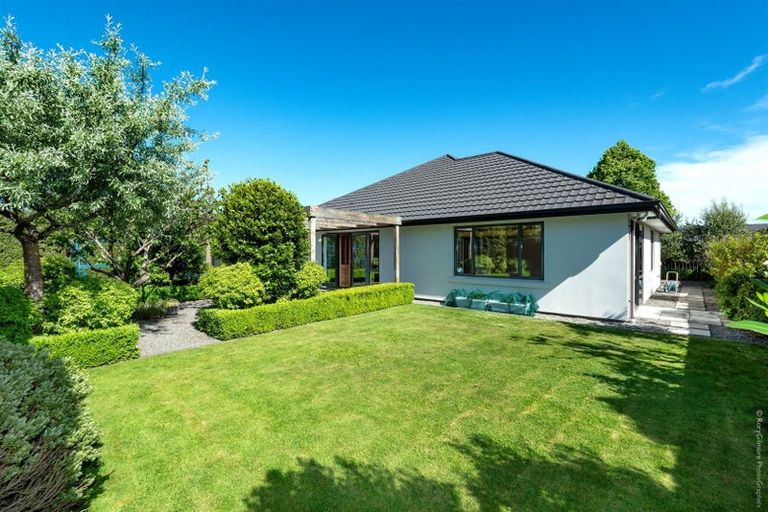 Photo of property in 12 Sheraton Place, Redwood, Christchurch, 8051