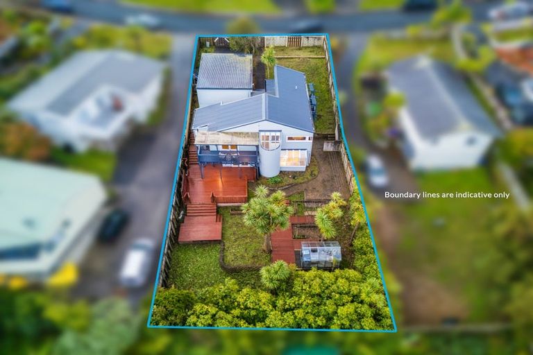 Photo of property in 6 Finn Place, Totara Vale, Auckland, 0629