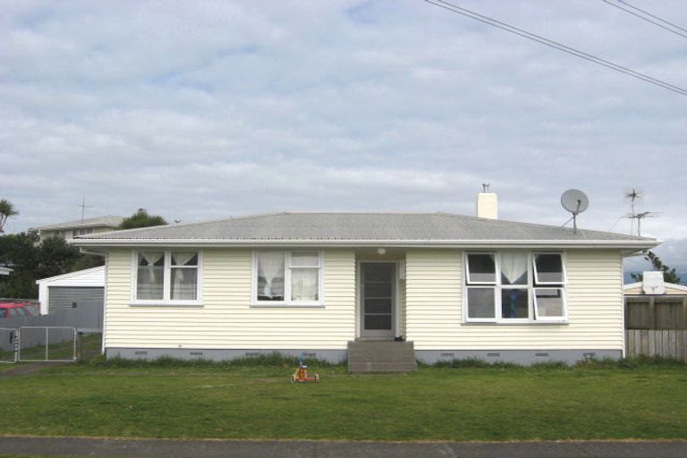 Photo of property in 8 Tohora Place, Spotswood, New Plymouth, 4310