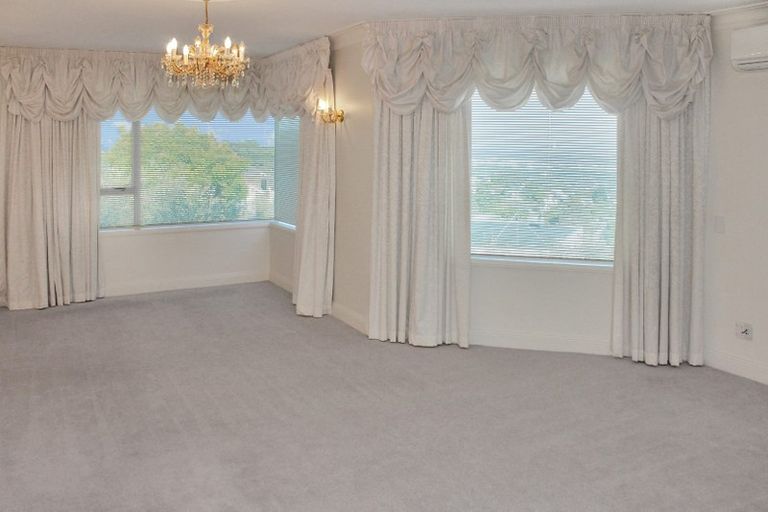 Photo of property in 1 Harry Ell Drive, Cashmere, Christchurch, 8022