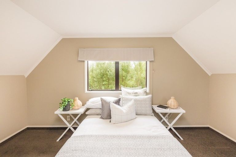 Photo of property in 8 Harrow Place, Hokowhitu, Palmerston North, 4410