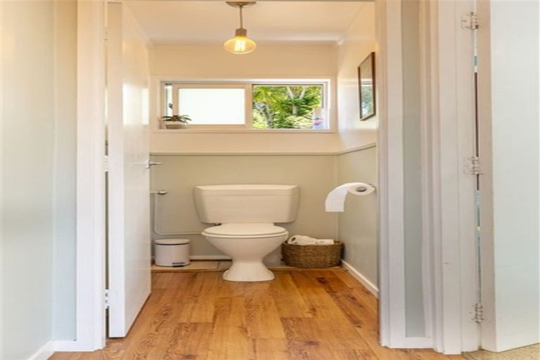 Photo of property in 9 Everard Avenue, Army Bay, Whangaparaoa, 0930