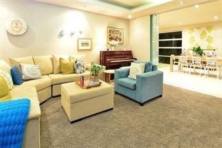 Photo of property in 42a Tindalls Bay Road, Tindalls Beach, Whangaparaoa, 0930