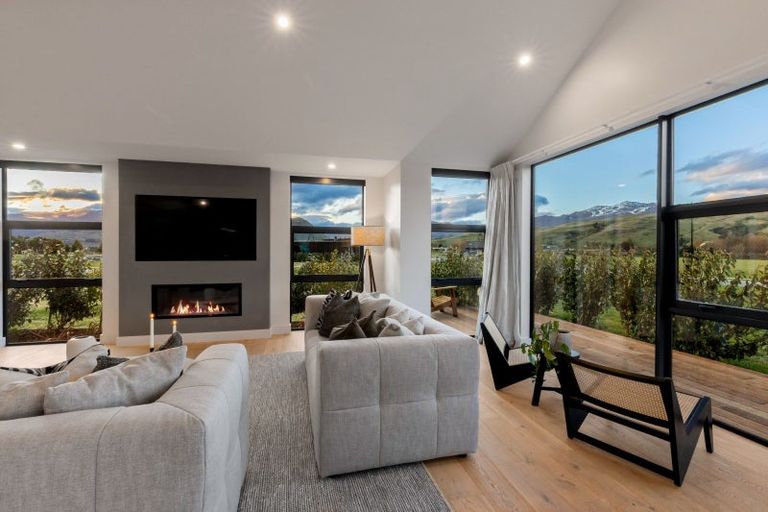 Photo of property in Kawarau Heights, 29 Kawarau Heights Boulevard, Lake Hayes, Queenstown, 9304