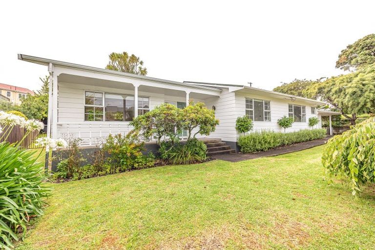 Photo of property in 26 Parkes Avenue, Saint Johns Hill, Whanganui, 4501