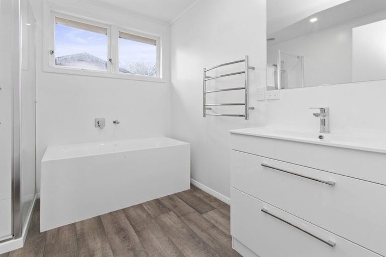 Photo of property in 39 Yeats Crescent, Fairfield, Hamilton, 3214