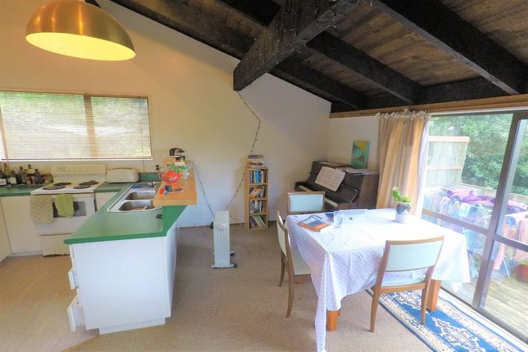 Photo of property in 52 Milne Terrace, Island Bay, Wellington, 6023