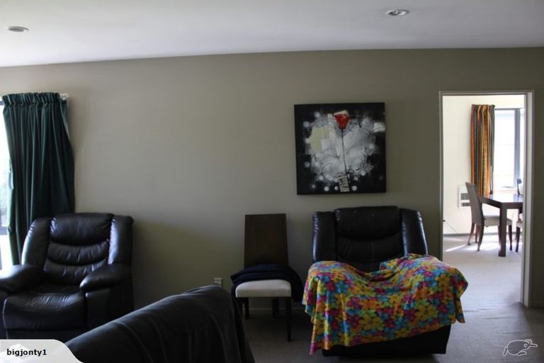 Photo of property in 6a Blarney Place, Casebrook, Christchurch, 8051