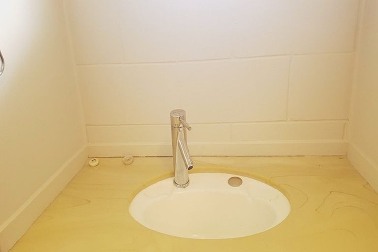 Photo of property in 15 Colin Wild Place, Glenfield, Auckland, 0629