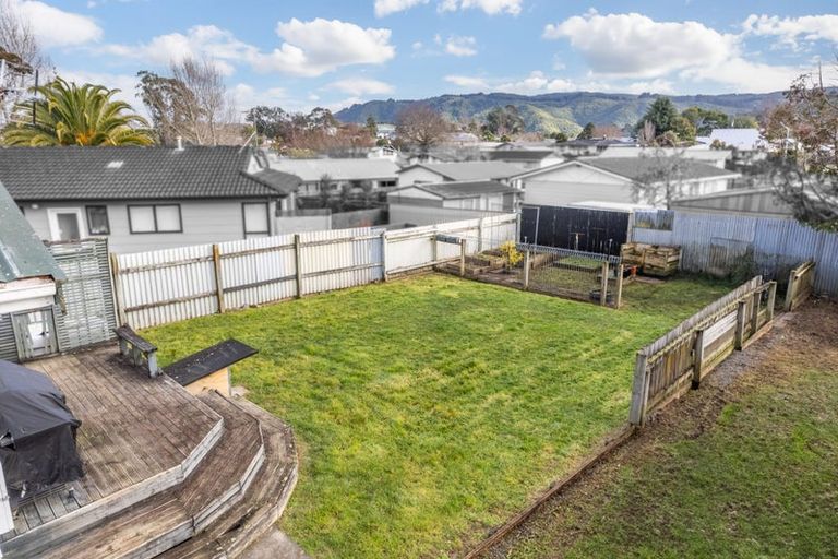 Photo of property in 6 Edelweiss Grove, Timberlea, Upper Hutt, 5018