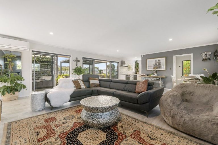 Photo of property in 10 Hillview Road, Waihi Beach, 3611