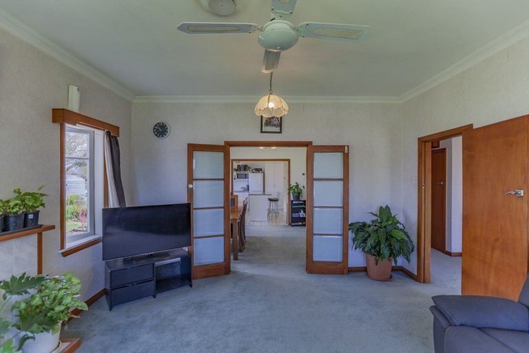 Photo of property in 2070 State Highway 2, Waipukurau, 4285