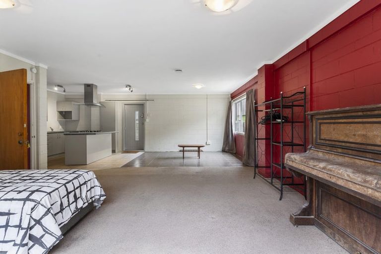 Photo of property in 12 Tanglewood Place, Cockle Bay, Auckland, 2014