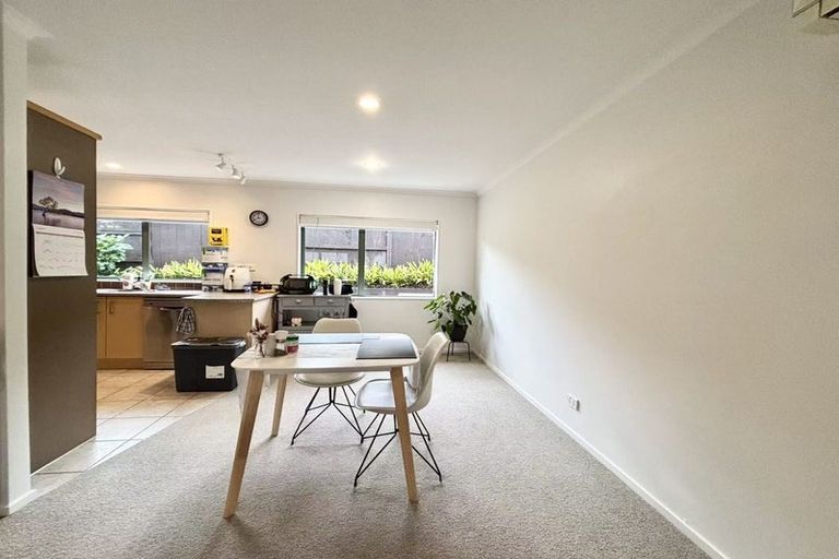 Photo of property in 32 Rush Creek Drive, Westgate, Auckland, 0614