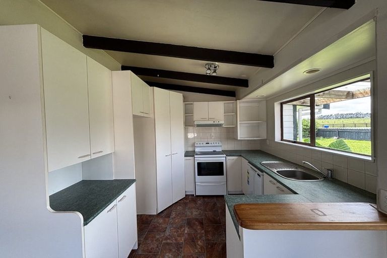 Photo of property in 2 Channel View Road, Clarks Beach, Pukekohe, 2679