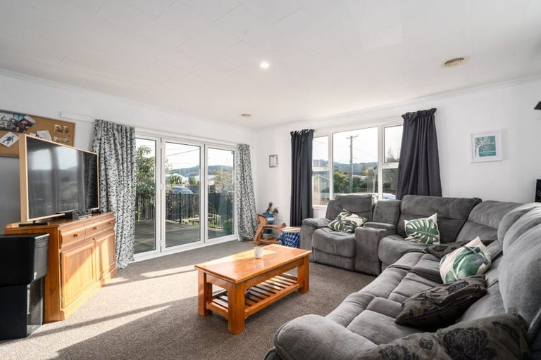 Photo of property in 77 Miro Street, Trentham, Upper Hutt, 5018