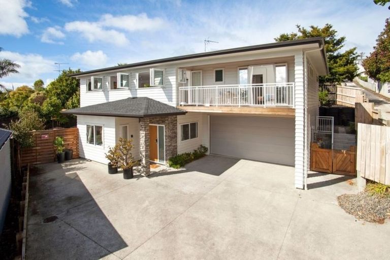 Photo of property in 14a Tiri View Place, Waiake, Auckland, 0630