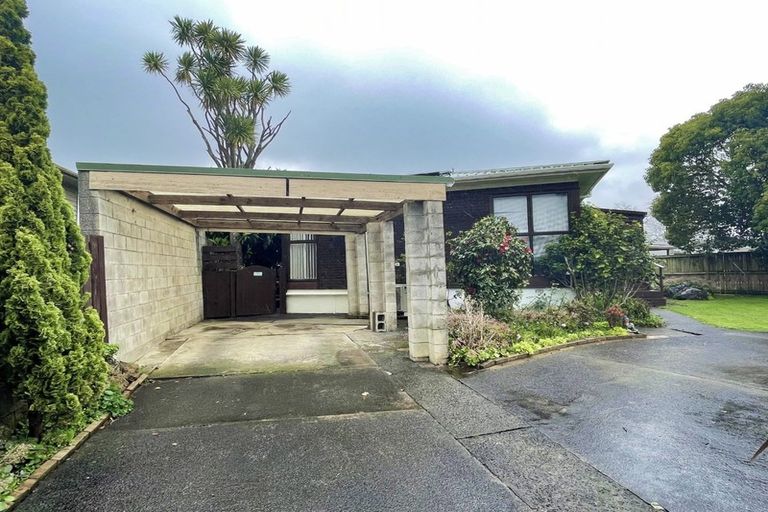 Photo of property in 2 Lendic Avenue, Henderson, Auckland, 0612