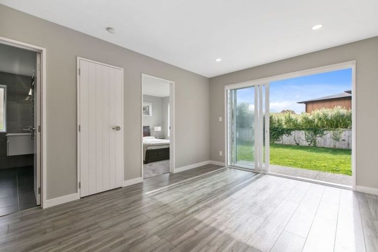 Photo of property in 12 Seaview Crescent, Hatfields Beach, Orewa, 0931