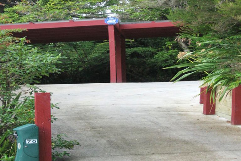 Photo of property in 70 Wyndham Road, Pinehaven, Upper Hutt, 5019