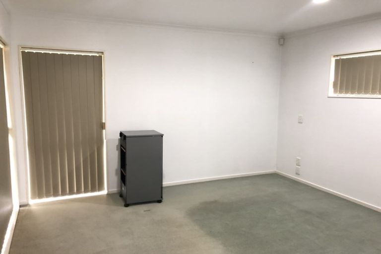 Photo of property in 33a Schnapper Rock Road, Greenhithe, Auckland, 0632