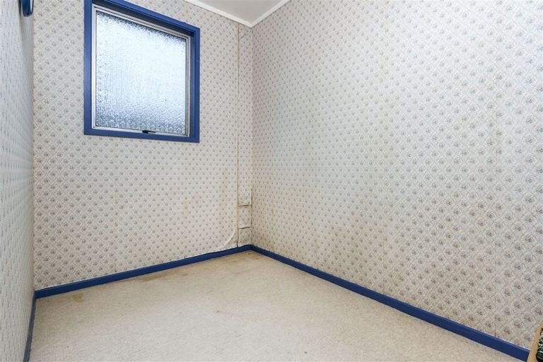 Photo of property in 2/3 Lambrown Drive, Totara Vale, Auckland, 0629