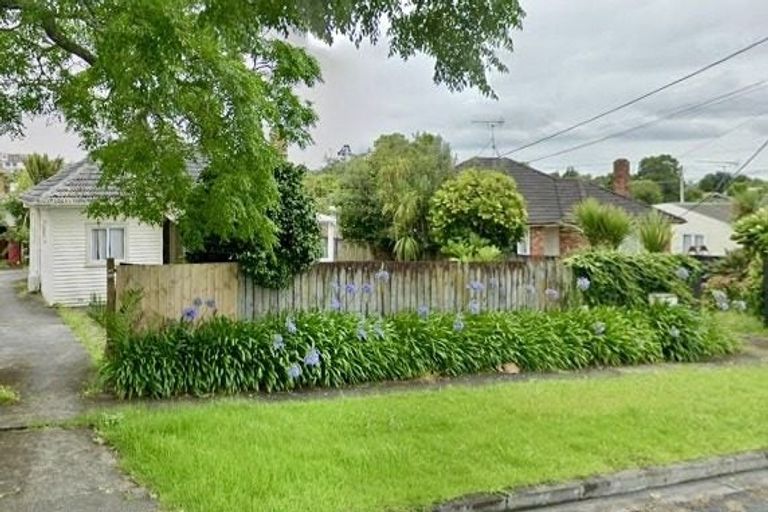 Photo of property in 137 Seabrook Avenue, New Lynn, Auckland, 0600