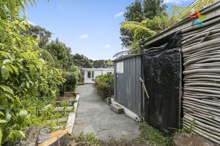 Photo of property in 8 Akatea Road, Korokoro, Lower Hutt, 5012
