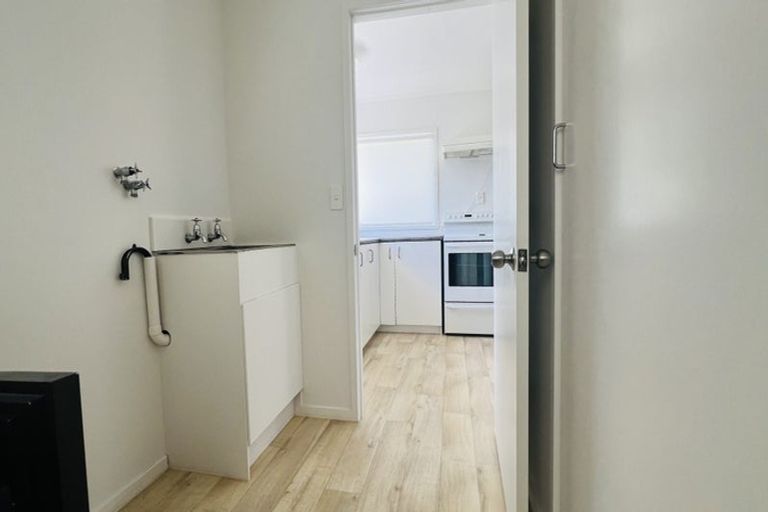 Photo of property in 98 Victoria Street, Coromandel, 3506