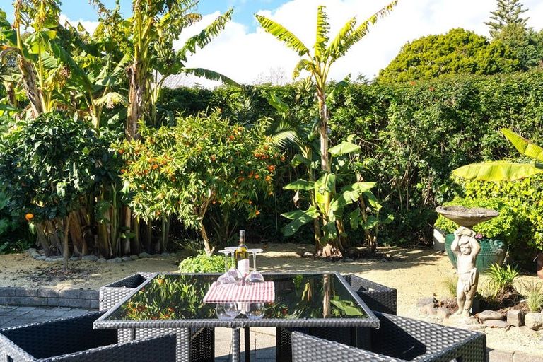 Photo of property in 417 Te Moana Road, Waikanae, 5036
