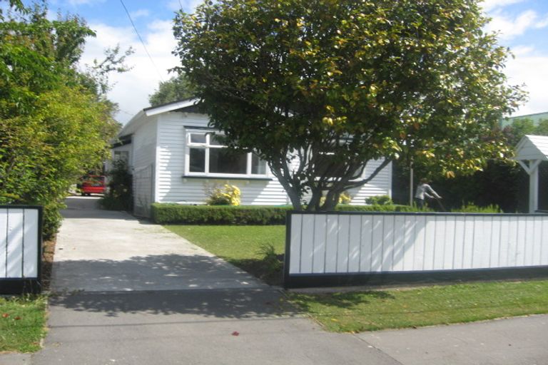 Photo of property in 84 Martin Avenue, Beckenham, Christchurch, 8023