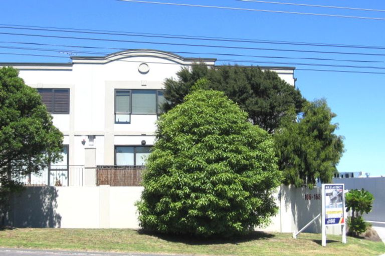 Photo of property in Harbour View Terraces, 7/170 Mokoia Road, Chatswood, Auckland, 0626