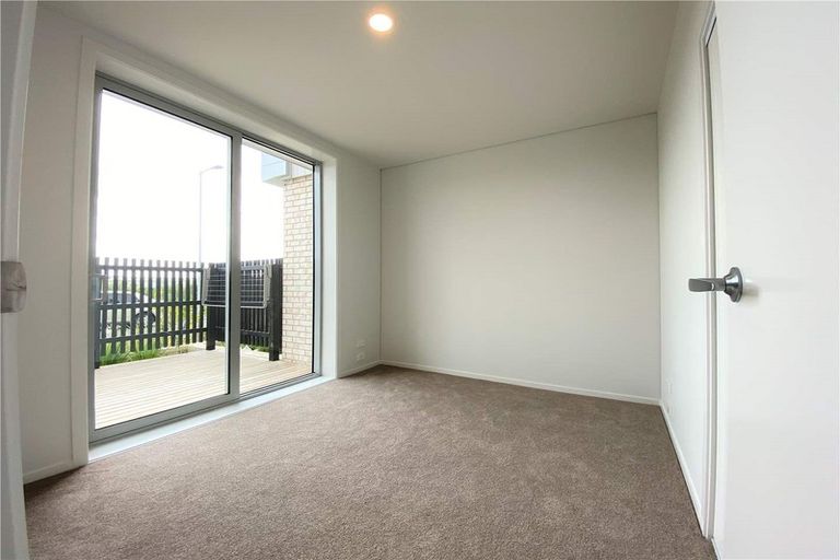 Photo of property in 15 Ceramic Lane, New Lynn, Auckland, 0600