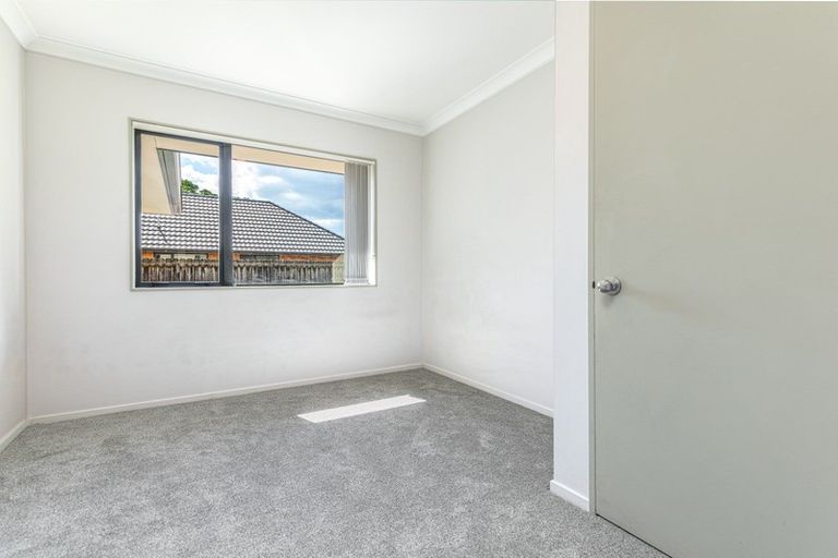 Photo of property in 8 Old Park Place, Takanini, 2112