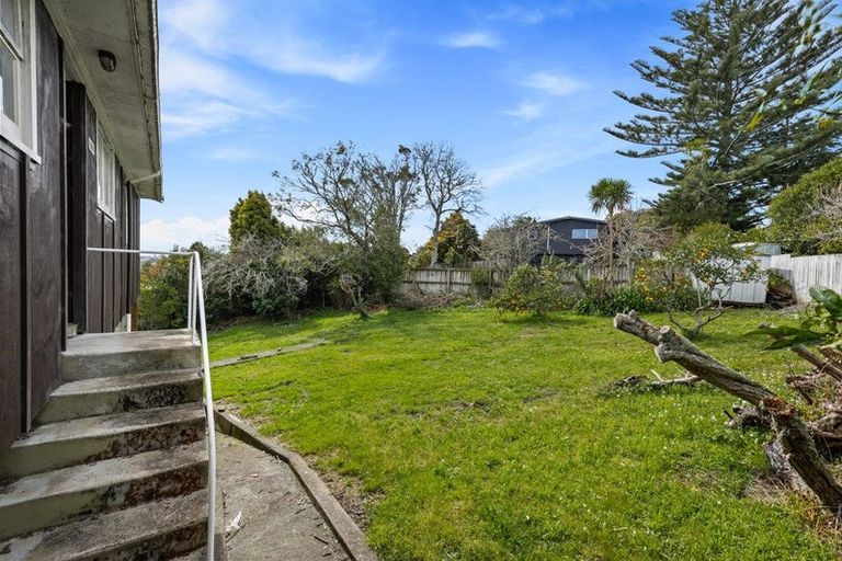 Photo of property in 119 Waimumu Road, Massey, Auckland, 0614