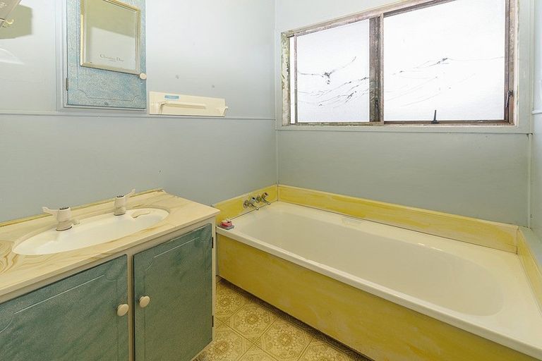 Photo of property in 5 Luanda Drive, Ranui, Auckland, 0612