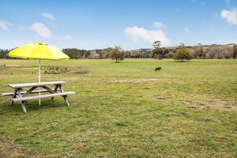 Photo of property in 148 Monument Road, Clevedon, 2582