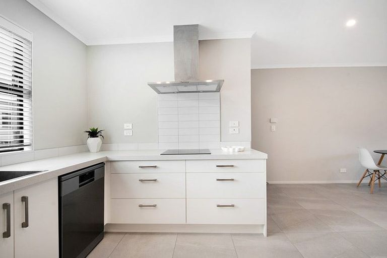 Photo of property in 63 O'meara Street, Swanson, Auckland, 0614