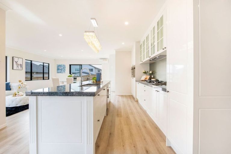 Photo of property in 18 Lime Hill Rise, Flat Bush, Auckland, 2019