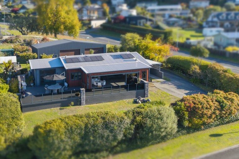 Photo of property in 2 Scenic Heights, Acacia Bay, Taupo, 3330