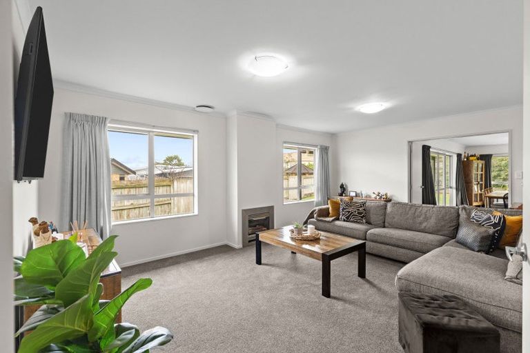 Photo of property in 33 Masefield Terrace, Kelvin Grove, Palmerston North, 4414