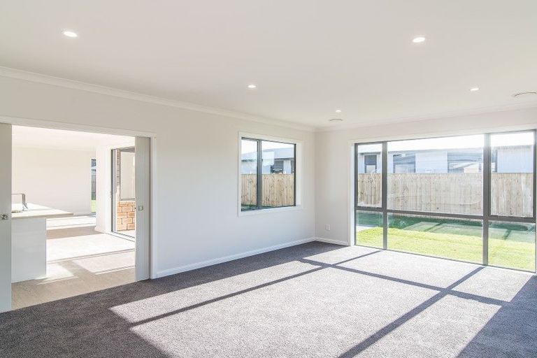 Photo of property in 12 Christow Court, Paraparaumu, 5032