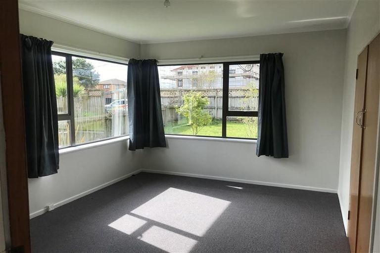 Photo of property in 13 Rogers Road, Manurewa, Auckland, 2102