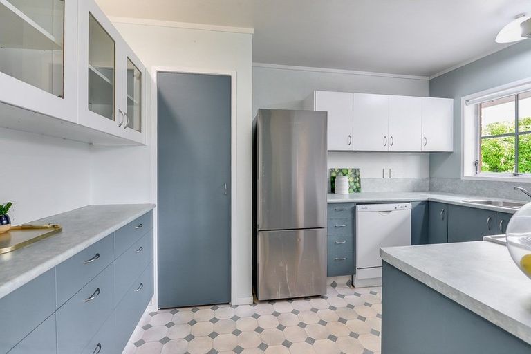 Photo of property in 11 Sandalwood Drive, Dinsdale, Hamilton, 3204